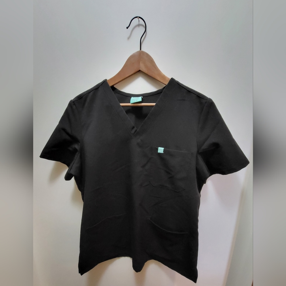 Garde Malade women's black scrubs set